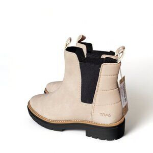 NWT Tom's Skylar Chelsea Boot Sahara Lug Sole Nubuck Matte Size 7
